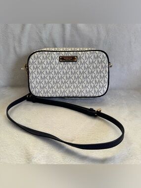 Michael Kors Jet Set Travel EW Crossbody Bag Vanilla MK Monogram Navy Blue Gold